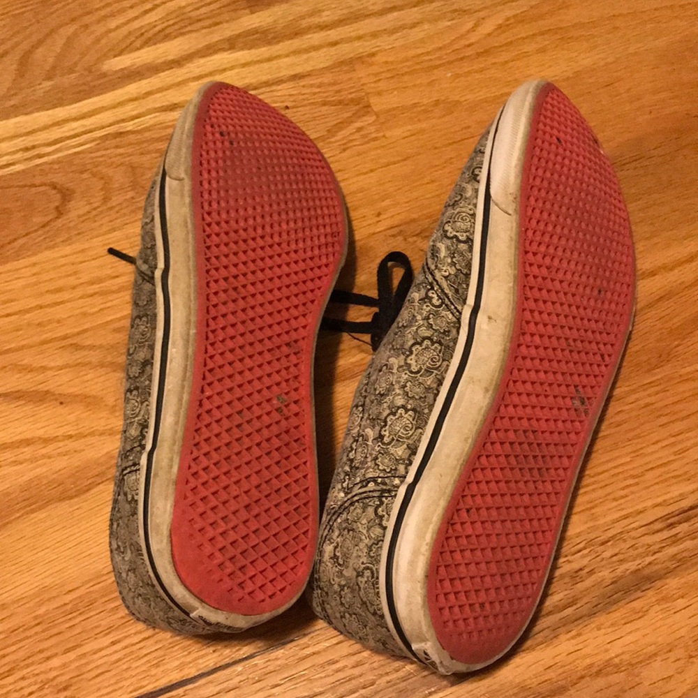 Henna Vans - Picture 3 of 7